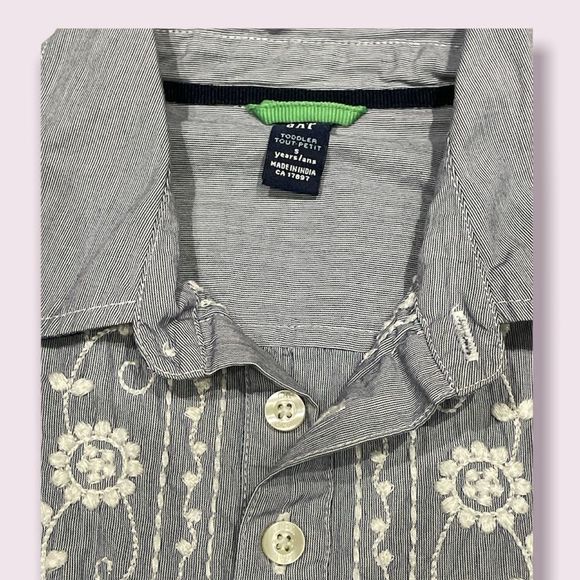 Baby gap quarter button shirt size 5 - Picture 3 of 3